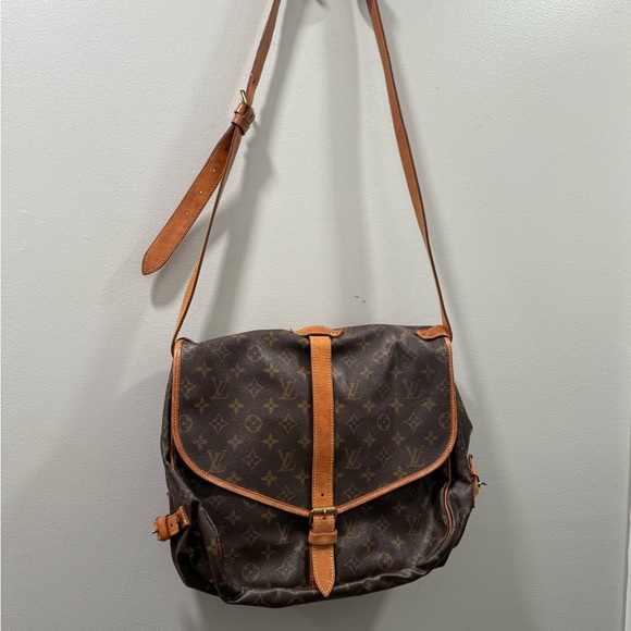 Louis Vuitton Samur 35 large Crossbody Bag bag - Picture 3 of 12